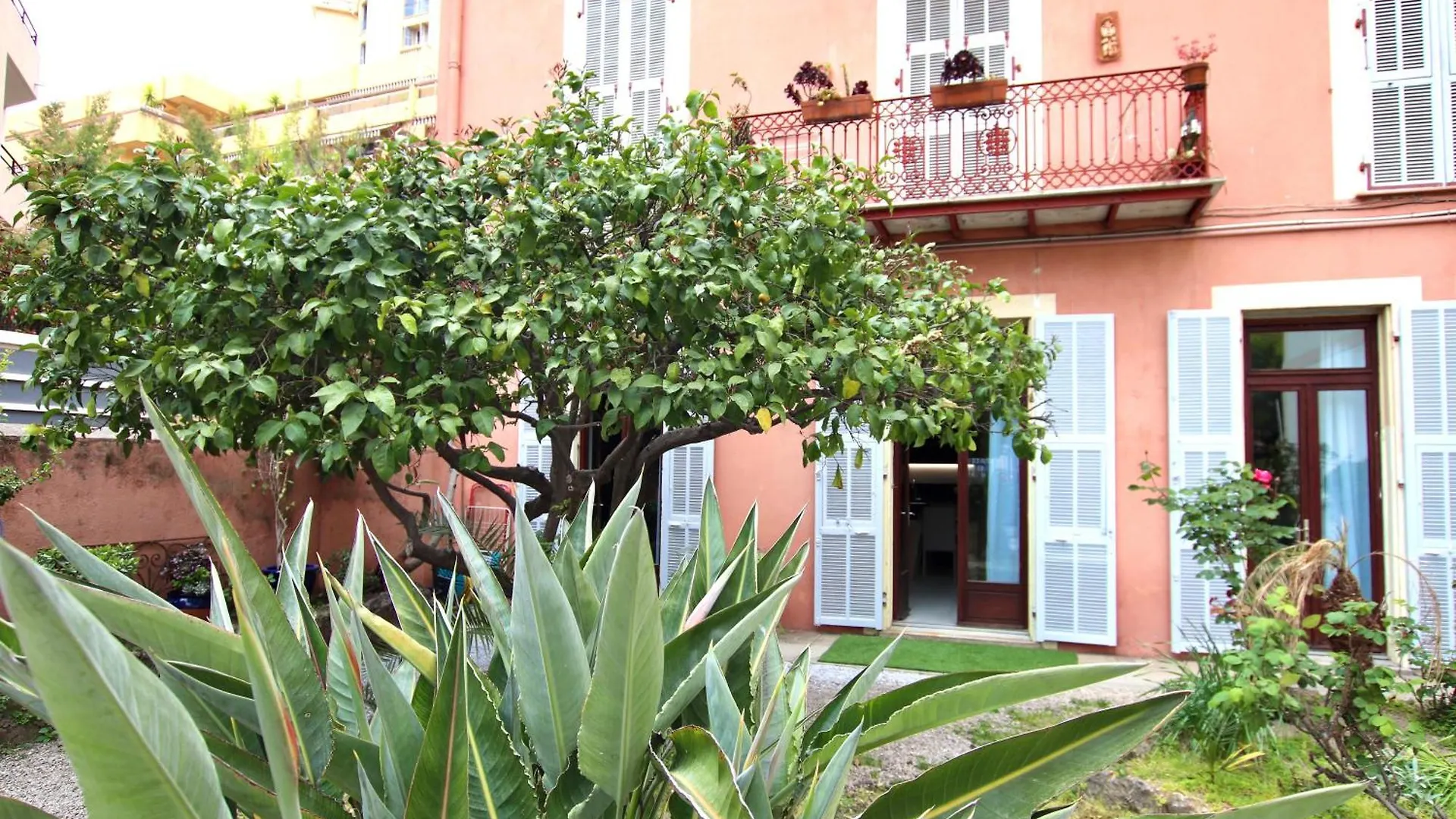 La Villa Riquet Menton 0*,